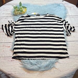 NWT Neiman Marcus Black White Stripe Tie Sleeve Short Sleeve Top sz M